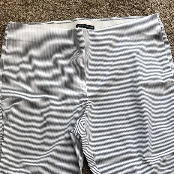 Striped Cropped Pants - Picture 2 of 4